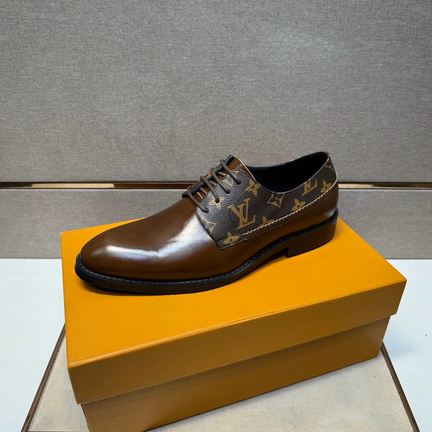 Men's men's shoes 💰pp500 [LV～] Men's casual formal leather shoes 2025z cabinet sales simultaneously 🔶Size: 38-44 #️⃣ 🔷2 colors🔜The upper is made of cowhide stitching ➕Cowhide lining, comfortable and breathable, sole: original comfortable and wear-resistant outsole, ⚠️real thing📱photographed🎬real thing is better📢📢📢